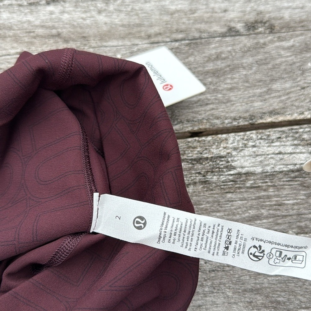 Lululemon Align High-Rise Short 6" size 2‎ NWT Linear Wordmark Goodnight Plumb - Picture 4 of 5